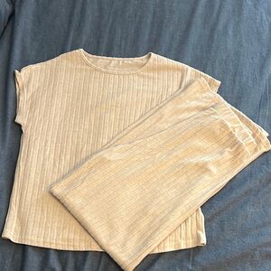 Beige Ribbed Lounge Set